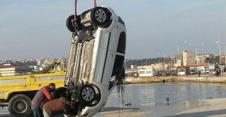 Sinop'ta otomobil denize uçtu