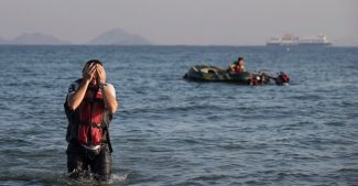'Çipras gemi gönderip göçmenleri alsın'