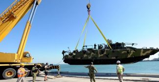 Devrim Muhafızları'ndan ABD botları için ilk açıklama