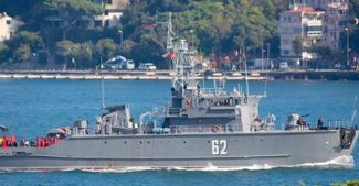 'Shkval' Çanakkale Boğazı'ndan geçti