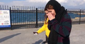 Selfie çekerken denize düştü