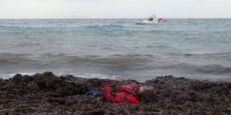 Didim'de sığınmacıları taşıyan tekne battı; 3 ölü