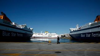 Yunanistan'da denizciler 48 saatlik greve gidiyor