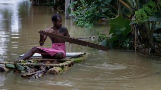 Sel Sri Lanka'da can aldı