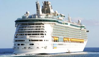 Independence of the Seas'ın manevrasında kaza