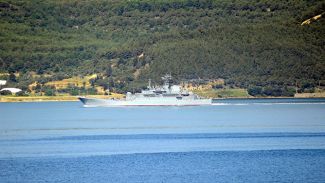 Rus gemisi Çanakkale Boğazı'ndan geçti