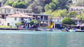 Marmaris'te çevrecilerden kaçak yapıya savaş