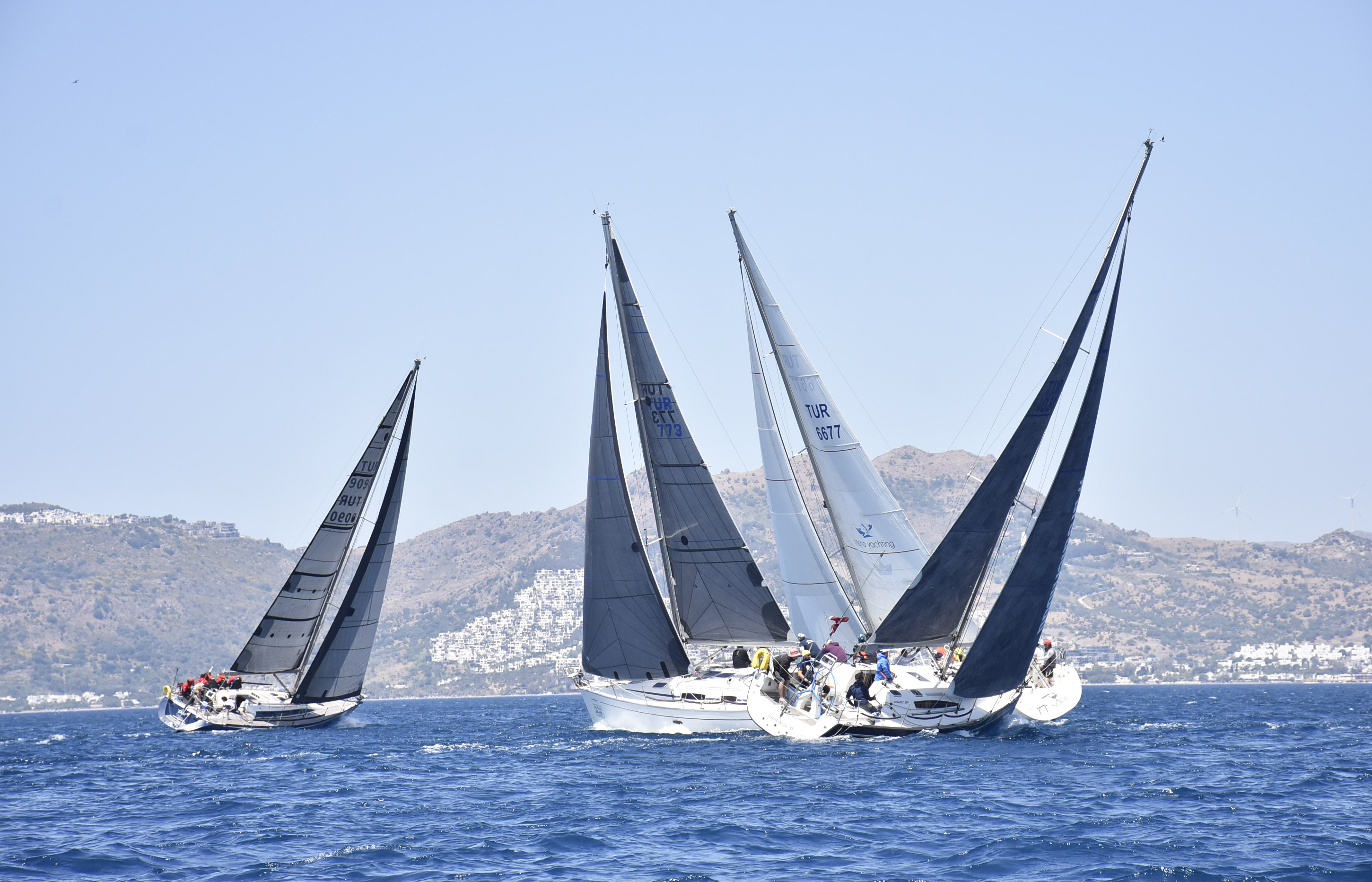 aa-20220507-27792167-27792159-yelken-schucobayk-kis-trofesi.jpg