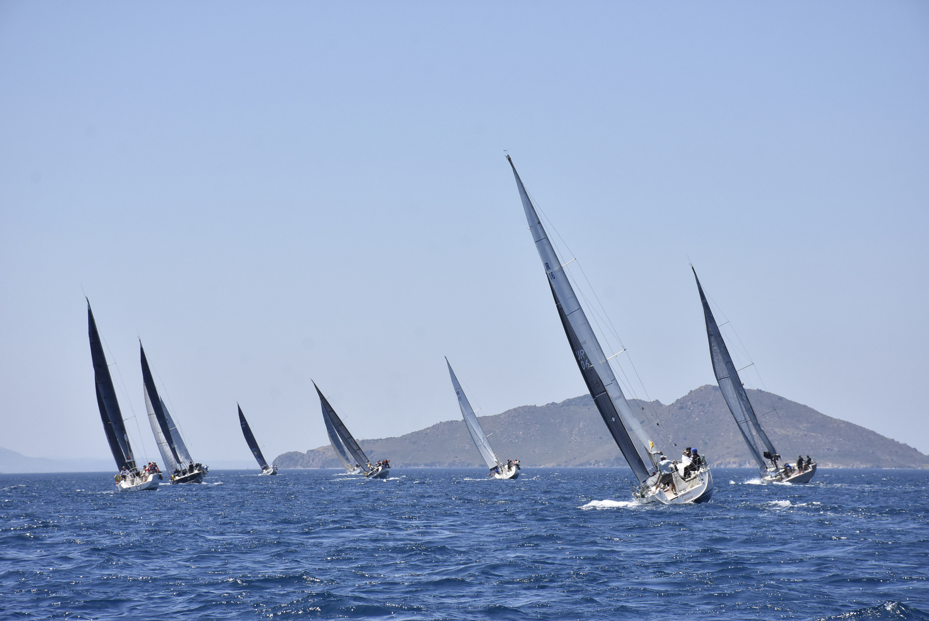 aa-20220507-27792167-27792161-yelken-schucobayk-kis-trofesi.jpg