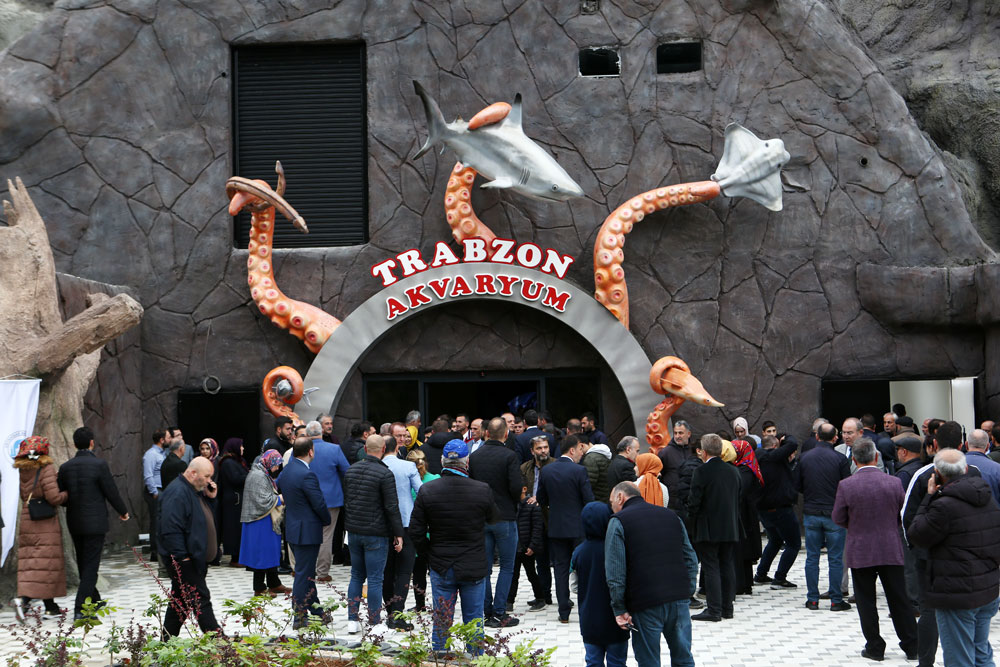 aa-20220519-27914224-27914207-trabzonda-tarihi-vadilerin-arasindaki-tunel-akvaryum-ziyarete-acildi.jpg