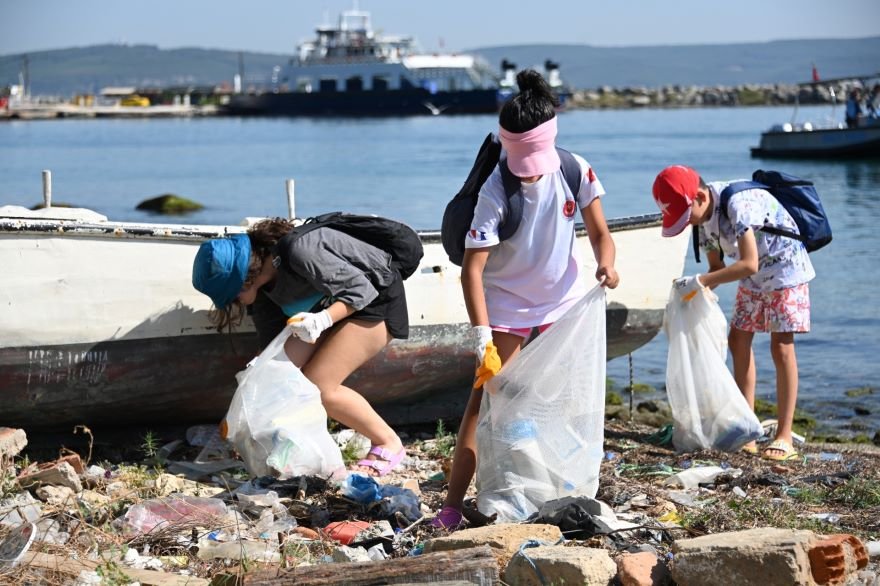 aa-20230802-31822835-31822830-canakkale-savaslari-ve-gelibolu-tarihi-alaninda-deniz-ve-kiyi-temizligi-yapildi.jpg