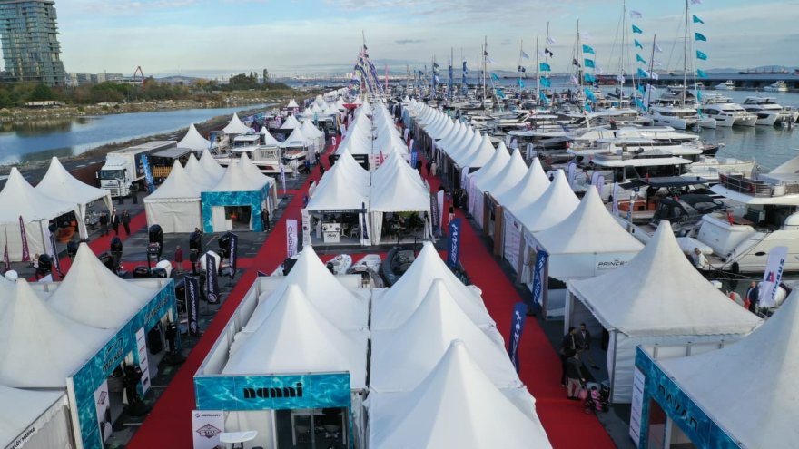 bosphorus-boat-show-atakoy-2.jpg