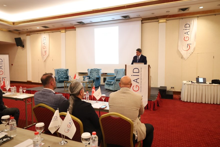 gaid-izmir-seminer-6.jpeg