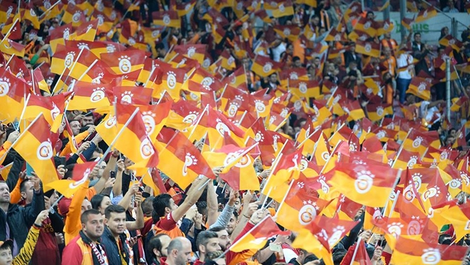 galatasarayin-topa-hakim-olmasi.jpg