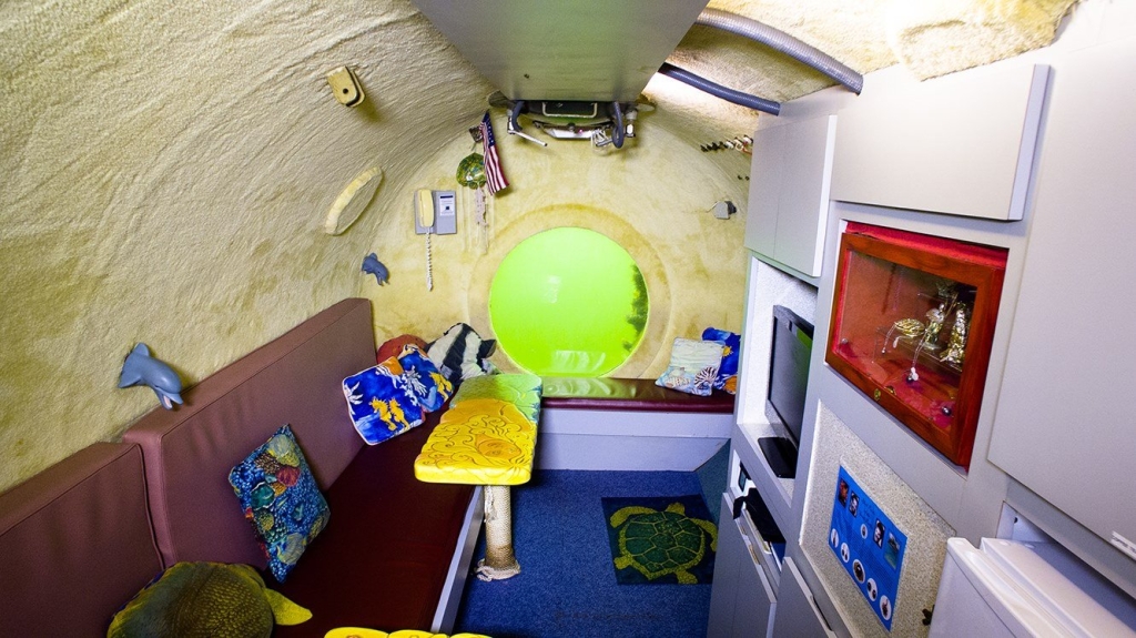 jules____undersea_lodge.jpg