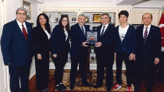 mavi-cinar-vatan-odulleri-1.jpg mavi-cinar-vatan-odulleri-1.jpg