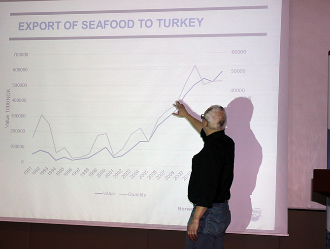 s3-005.jpg s3-005.jpg