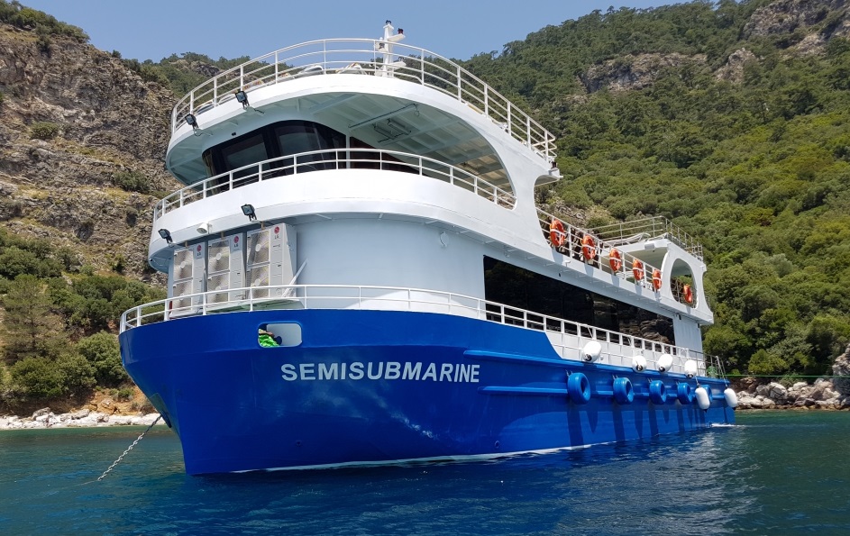 semisubmarine4.jpg