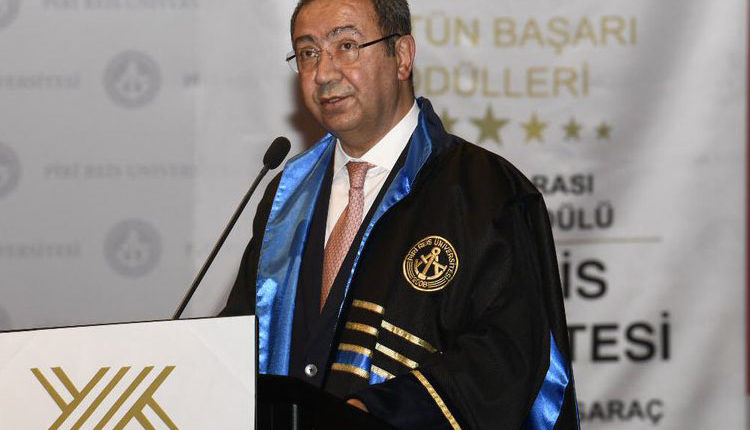 suat-hayri-aka-fahri-doktora.jpg