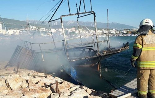 tekne-yangin2-001.jpg