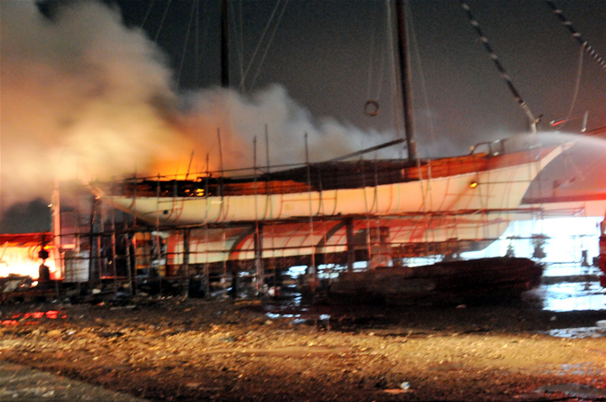 yangin1-001.jpg yangin1-001.jpg