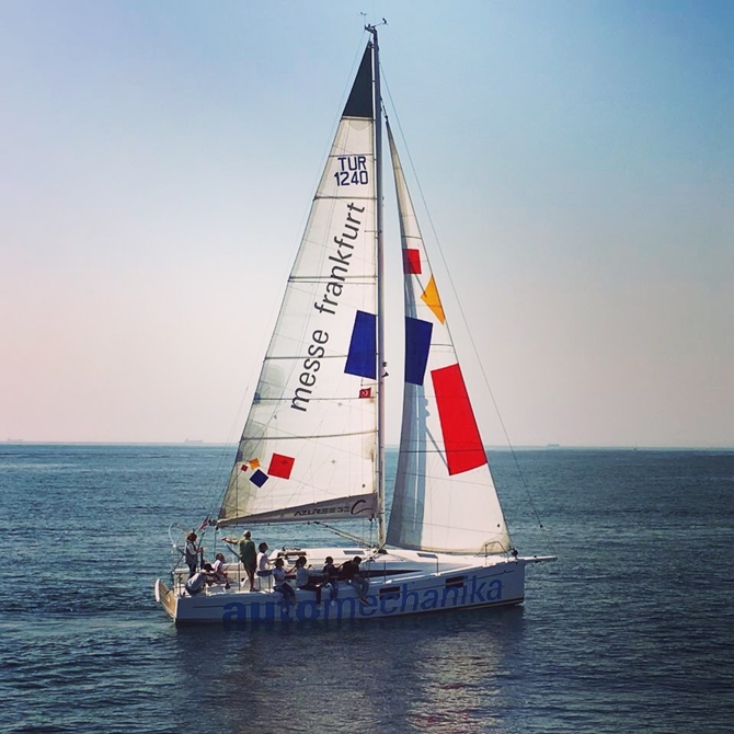 yelkenli-001.jpg yelkenli-001.jpg